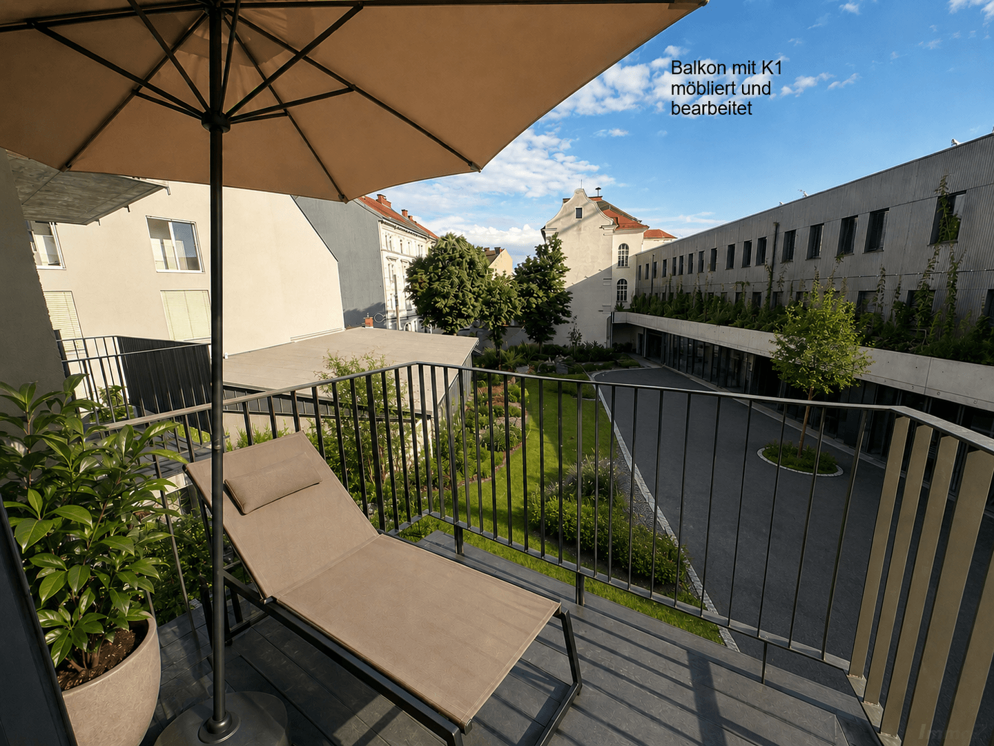 Balkon in den Innenhof