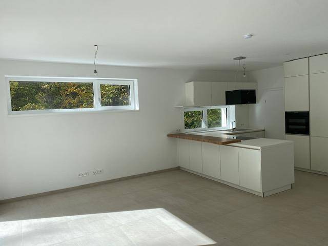 Moderne Architektenvilla mit 4 Zimmern und Garten - Fler