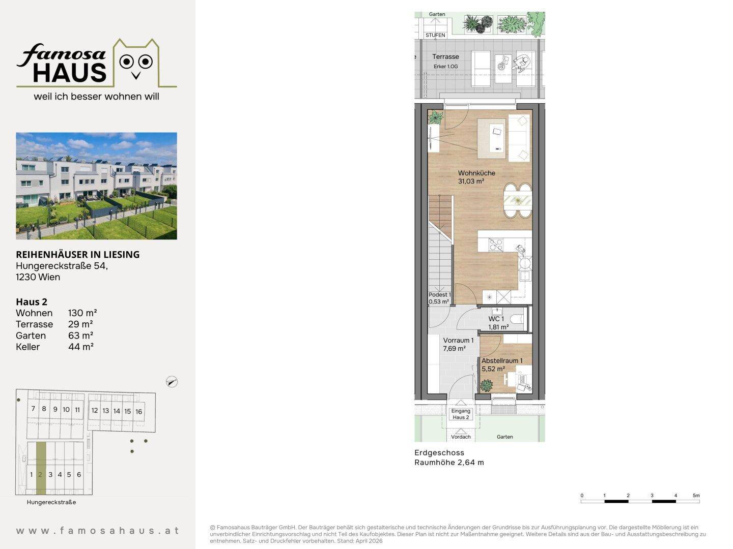 Grundriss des Erdgeschosses mit offener Wohnküche, Gäste-WC und direktem Zugang zu Garten und Terrasse.
