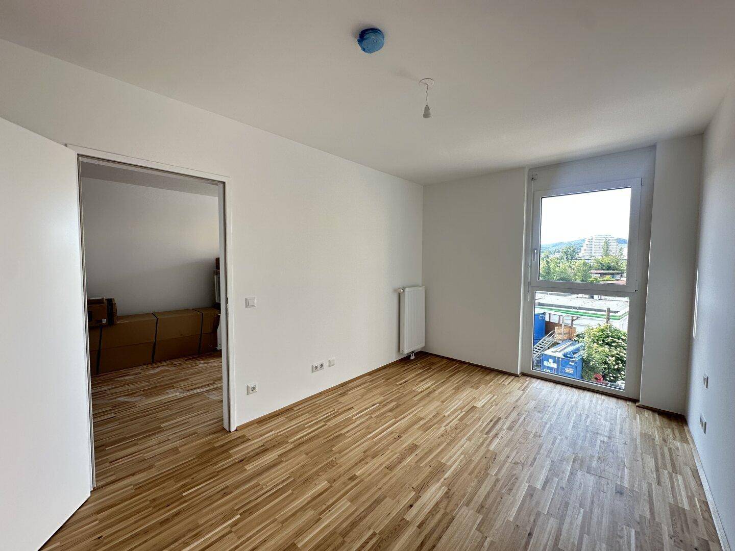 Wohnen im Erstbezug – Helle 2-Zimmer-Wohnung mit Balkon | Ab sofort verfügbar – pohled 3