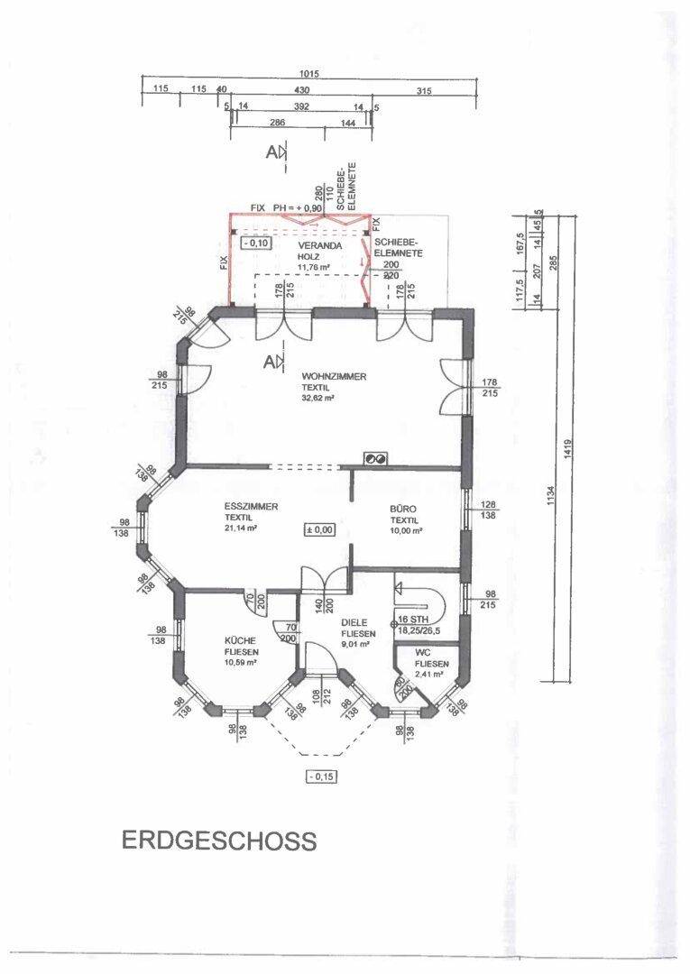 Grundriss des Erdgeschosses mit offenem Wohnbereich, Esszimmer, Küche und Veranda.