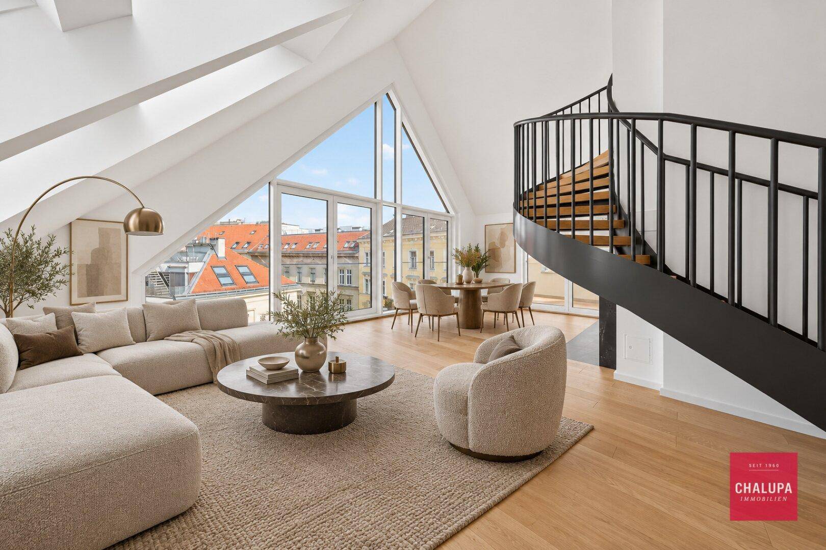 Großzügiger Wohn-Essbereich mit moderner Einrichtung, Wendeltreppe und weitem Stadtblick durch große Fenster.