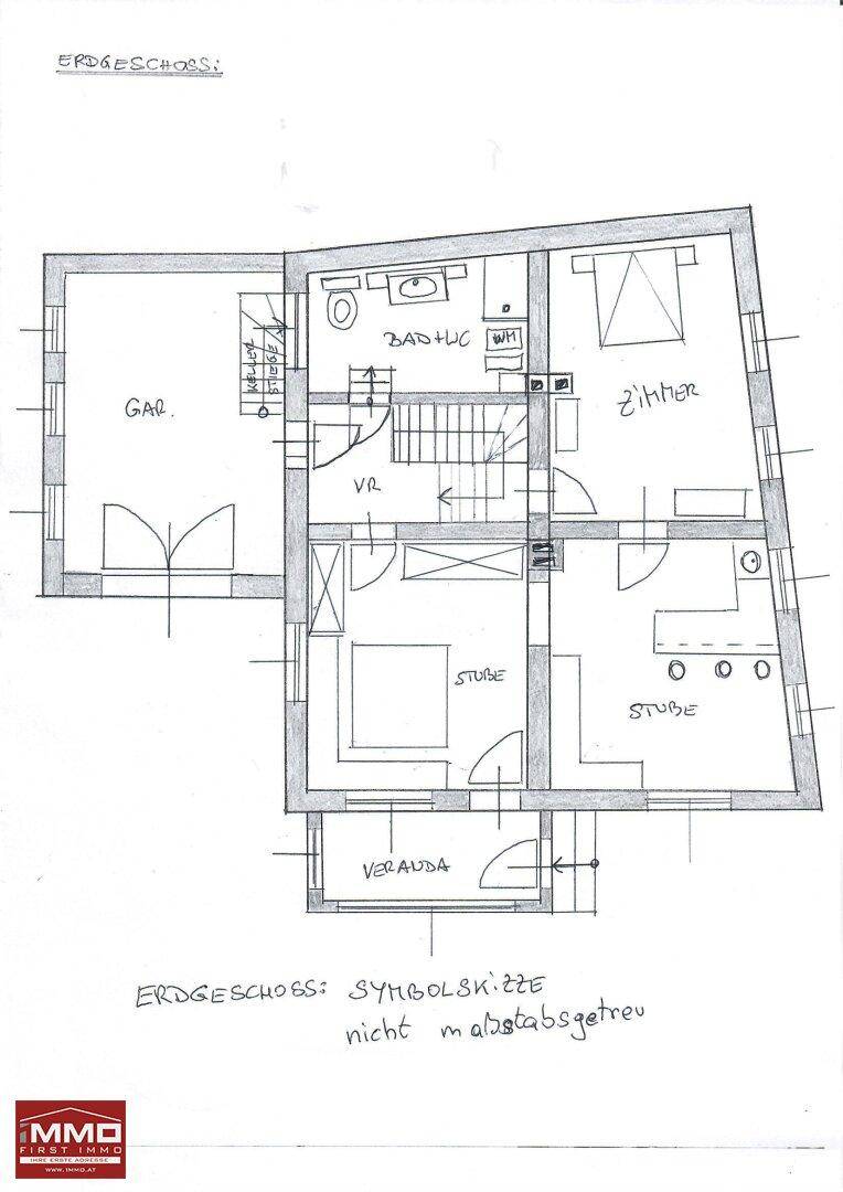 Handgezeichneter Grundriss des Erdgeschosses mit Garage, Zimmern und Veranda.