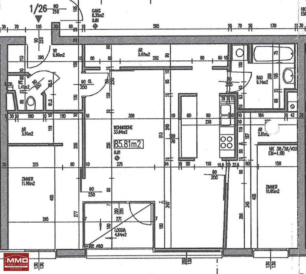 Detaillierter Grundriss einer Wohnung mit Loggia, Schlafzimmern und offenem Wohnbereich.