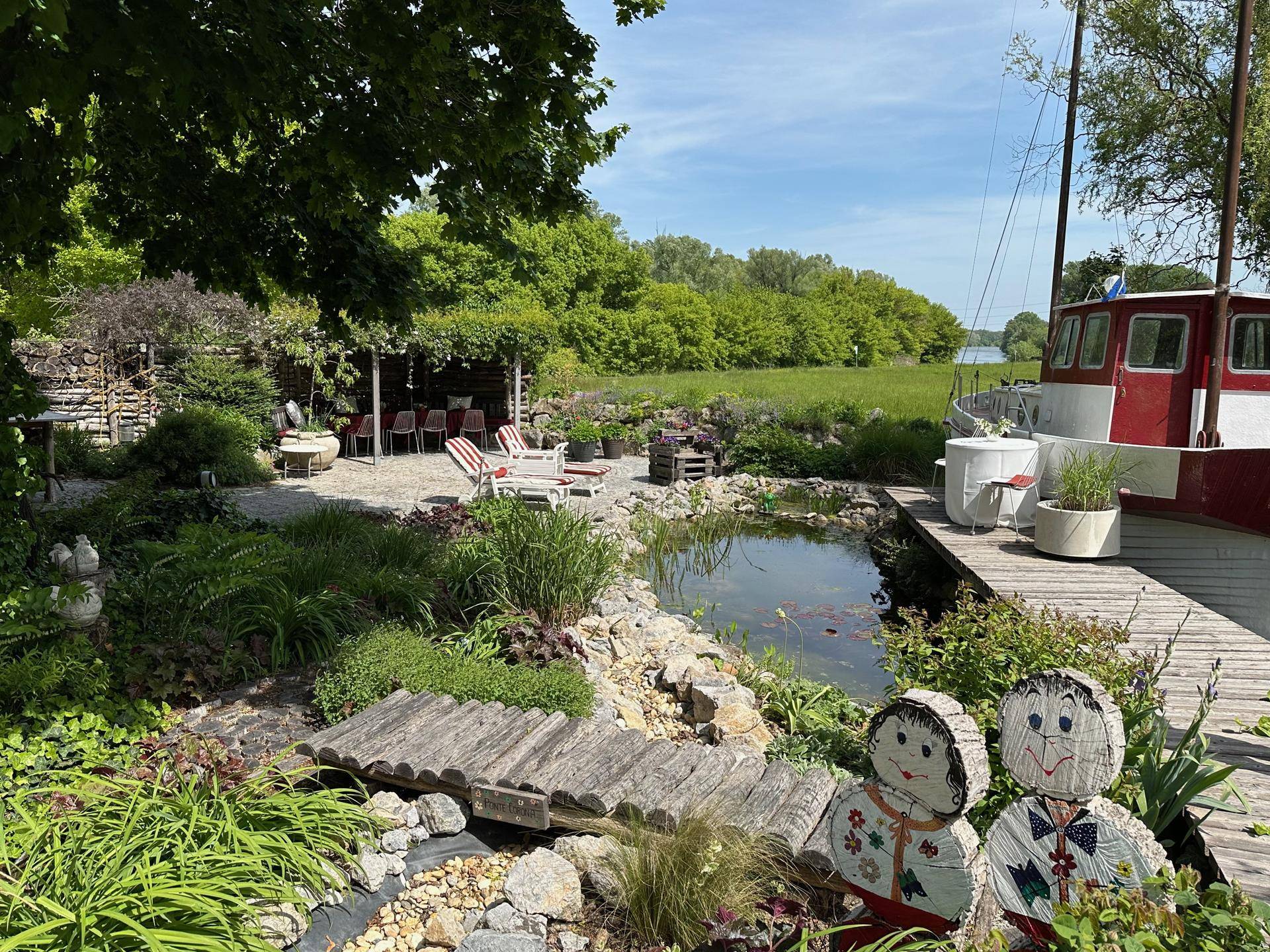 Garten mit Blick auf die Donau