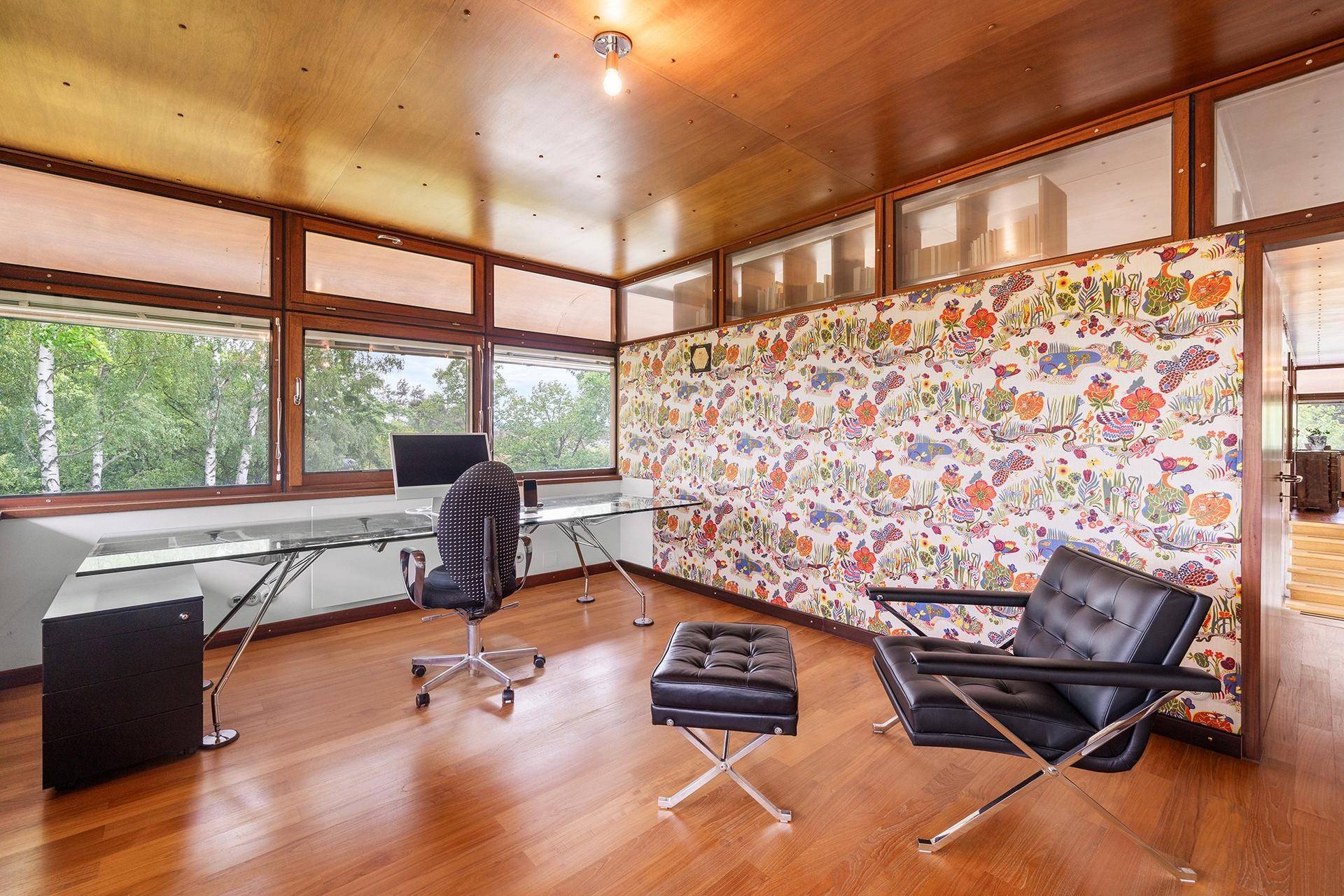 Büro mit Original Wandverkleidung von Josef Frank