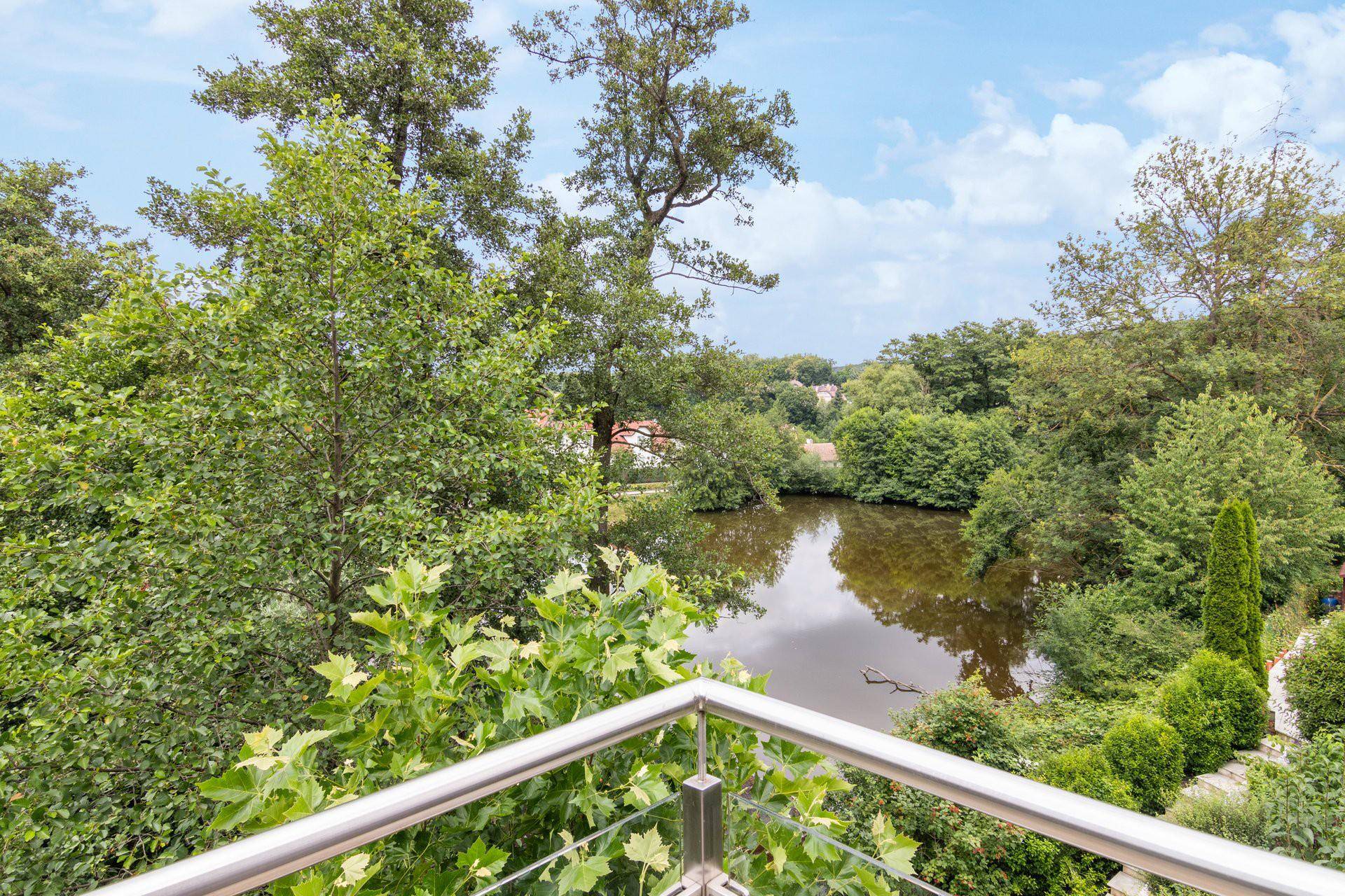 Blick auf den Teich