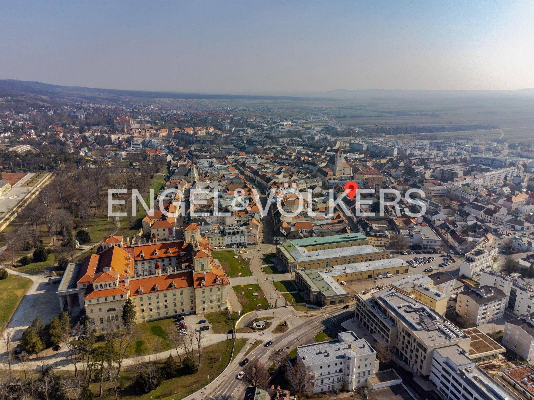 Drohnenansicht mit dem Schloss Esterhazy