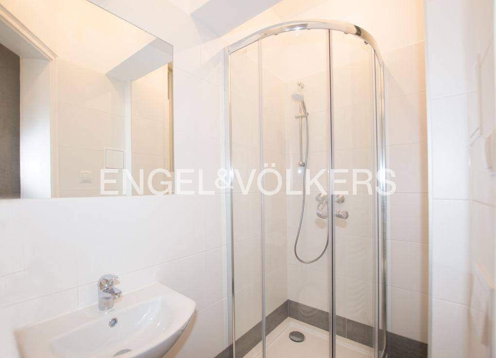 Badezimmer mit Dusche