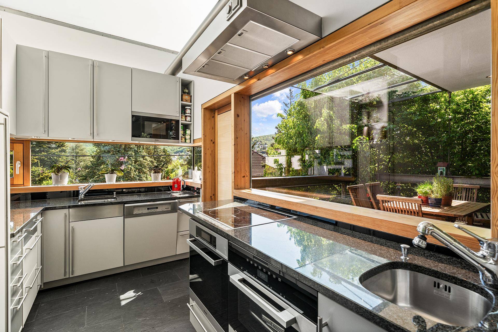 Stilvolle Architektenvilla in exklusiver Grünruhelage - Ansicht 5