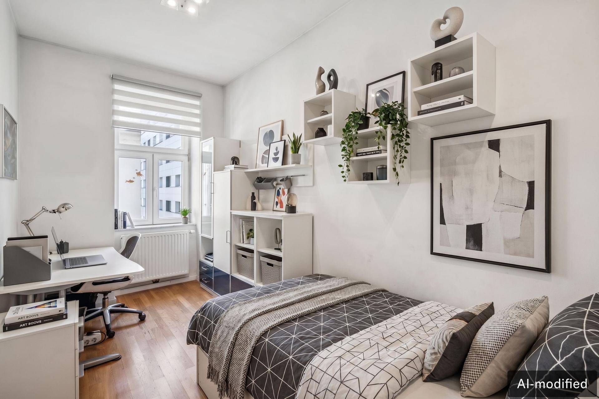 Funktionales Schlafzimmer mit Bett, Schreibtisch und modernen Wandregalen für Stauraum.