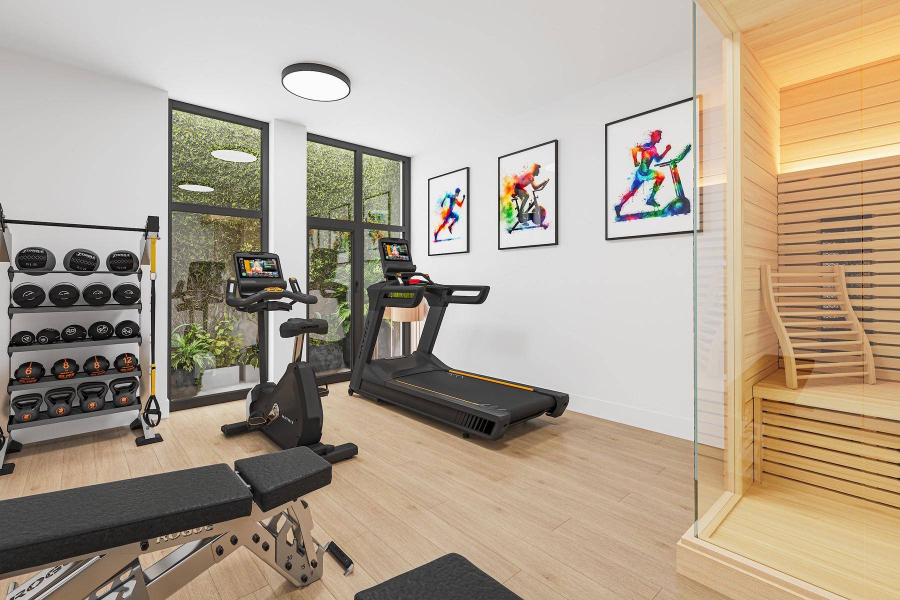 Moderner Fitnessraum mit Trainingsgeräten und integrierter Sauna für Wellness.