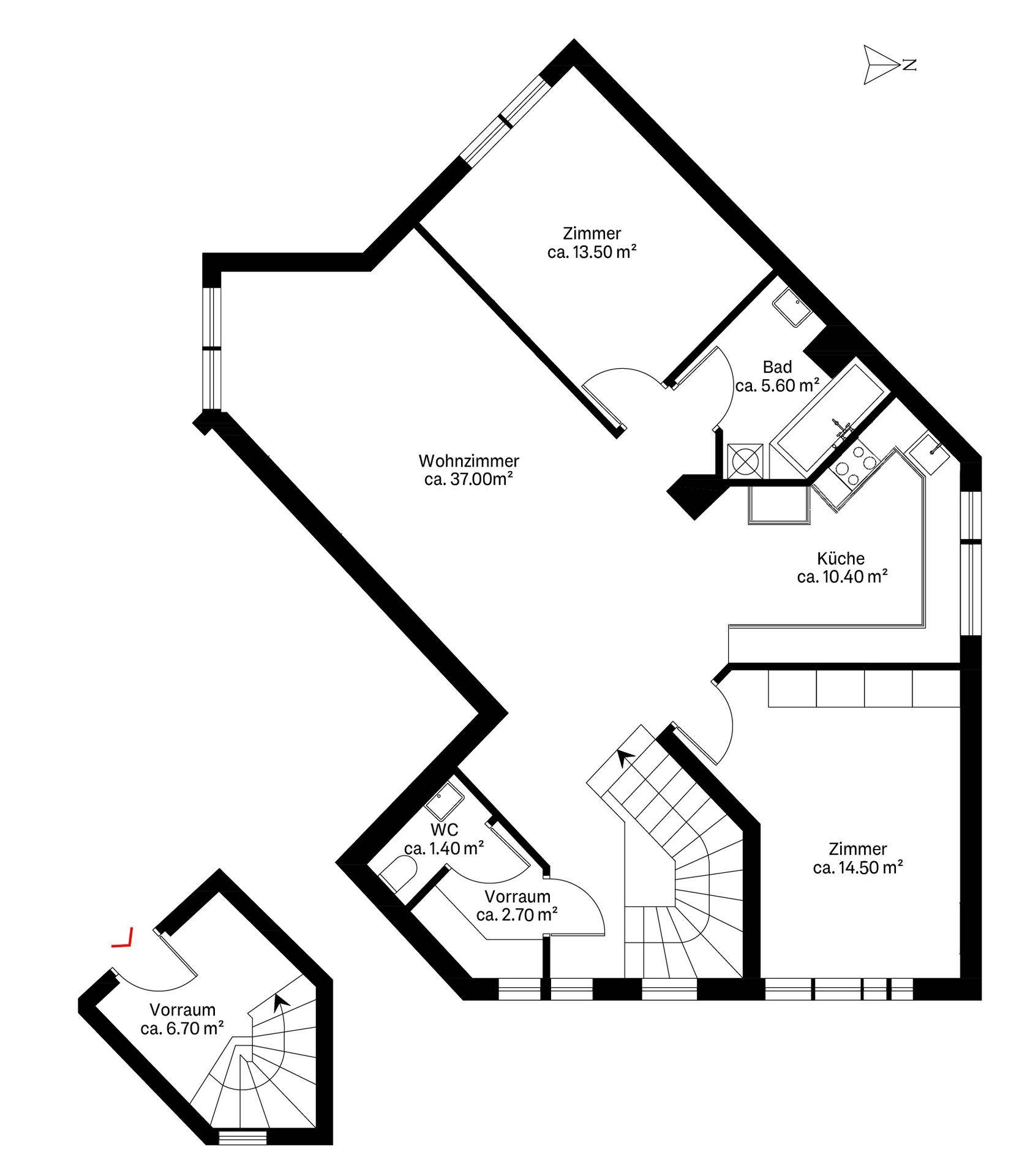 Grundriss der unteren Ebene mit Wohnzimmer, Küche, Bad und zwei Zimmern.