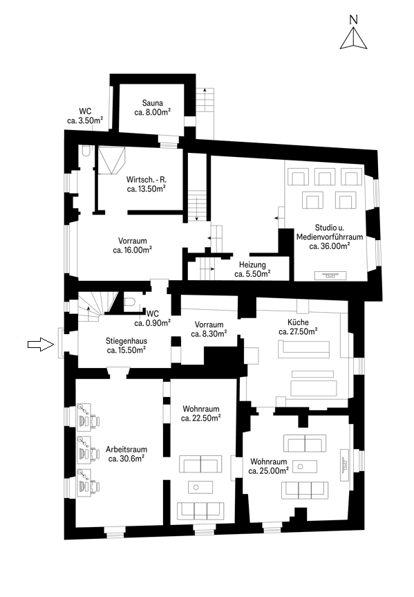 Grundrissplan einer Etage mit verschiedenen Räumen wie Küche, Wohn- und Arbeitszimmer.