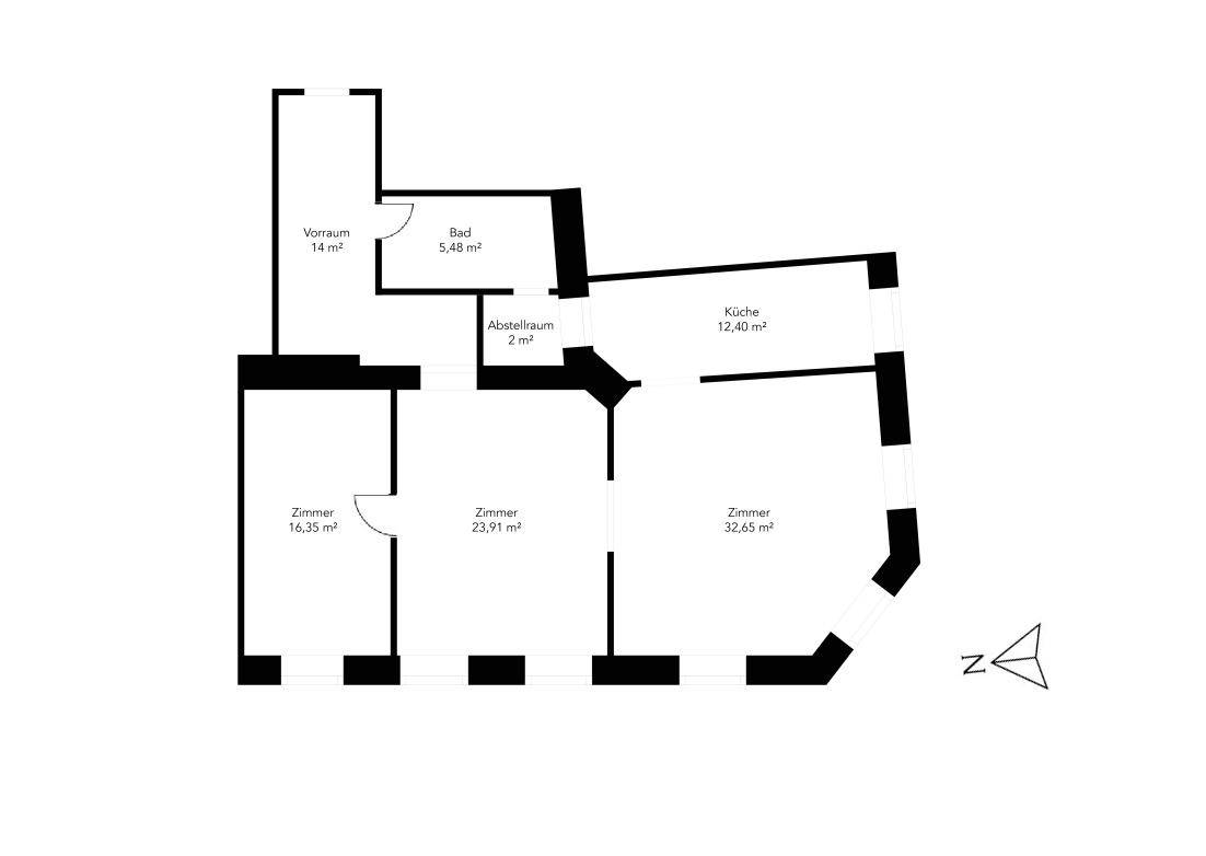 Grundriss der Wohnung mit mehreren Zimmern, Bad, Küche und Abstellraum.