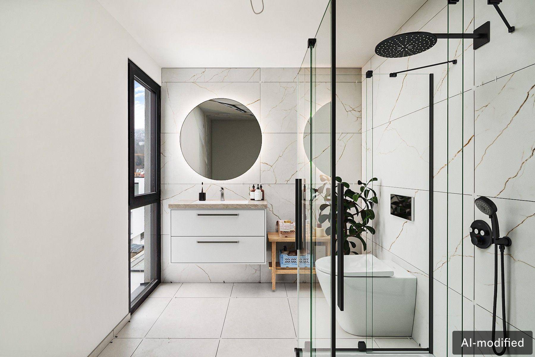Modernes Badezimmer mit Marmorfliesen, begehbarer Dusche und beleuchtetem Spiegel.
