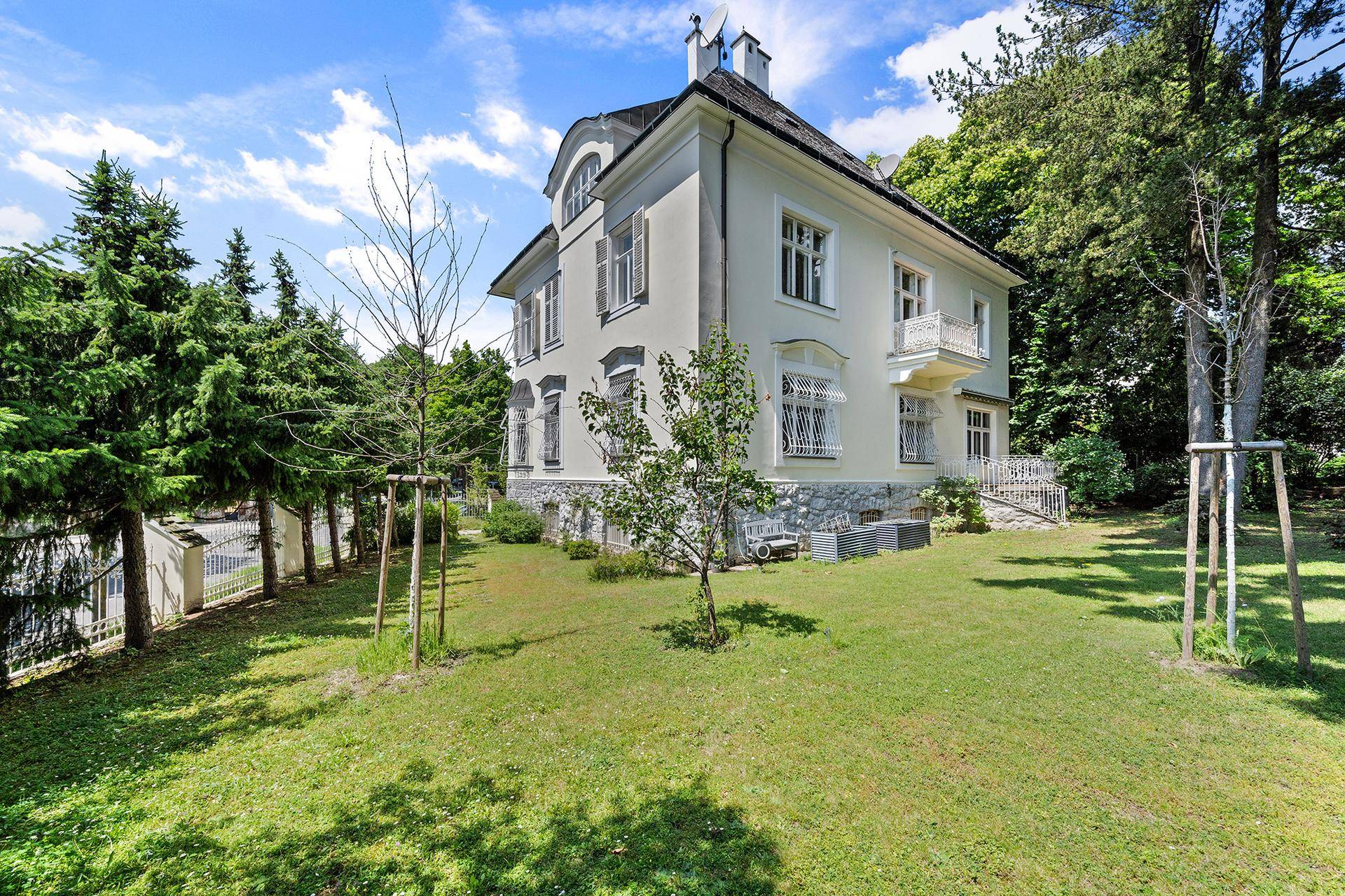 Casa, 352 m², terreno 953 m²