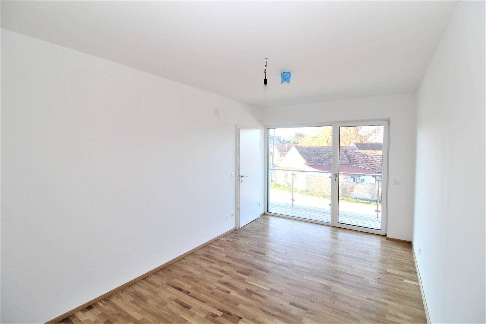 Zimmer mit Balkonausgang
