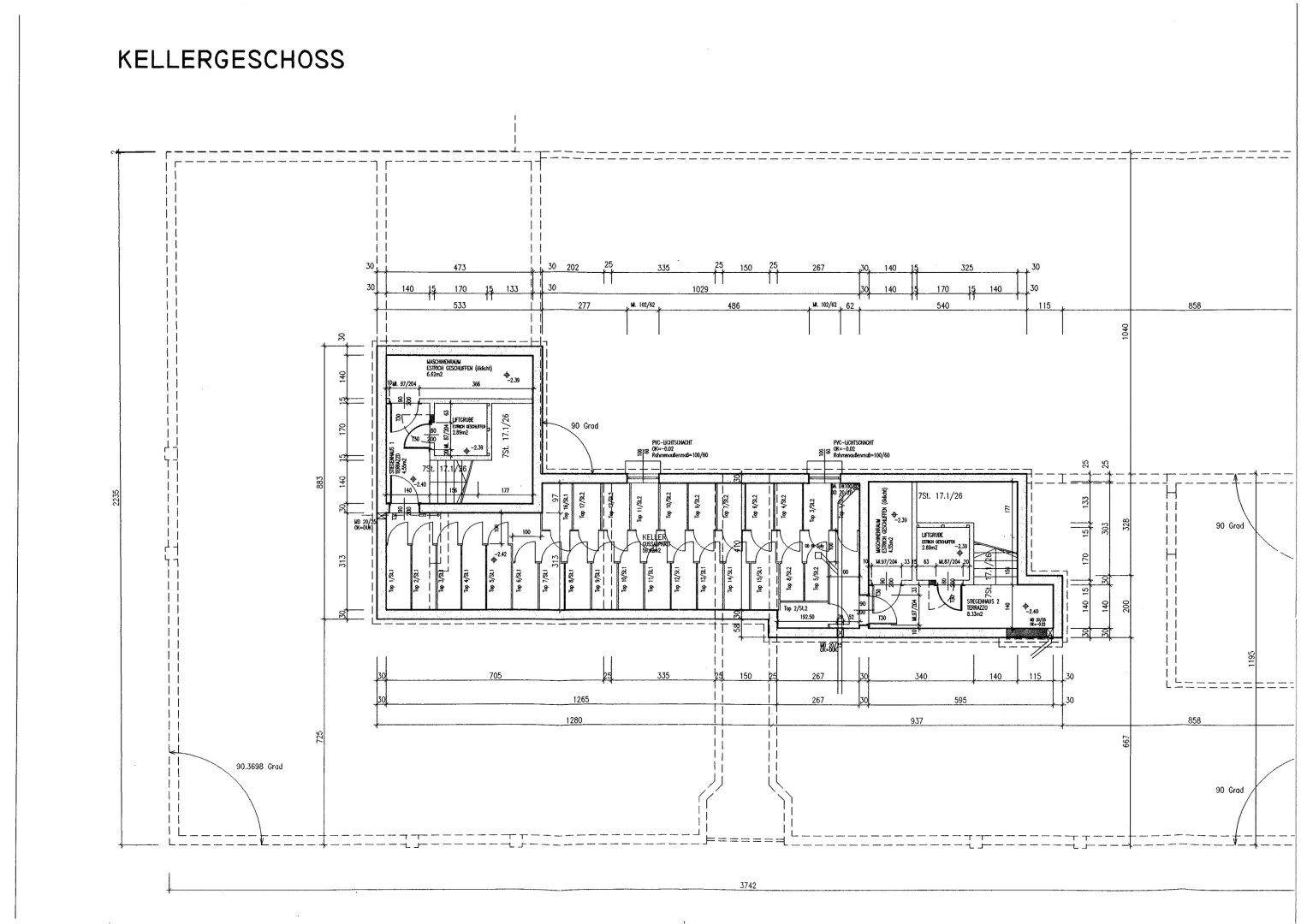 Grundriss des Kellergeschosses mit zahlreichen Abstellräumen und Gemeinschaftsbereichen.