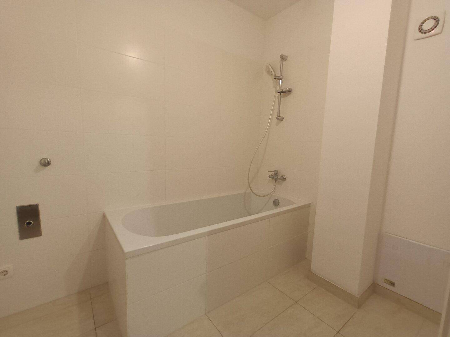 Badezimmer Wohnung 1