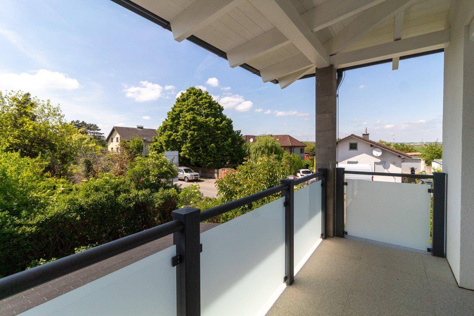 Blick von der Terrasse im Obergeschoss