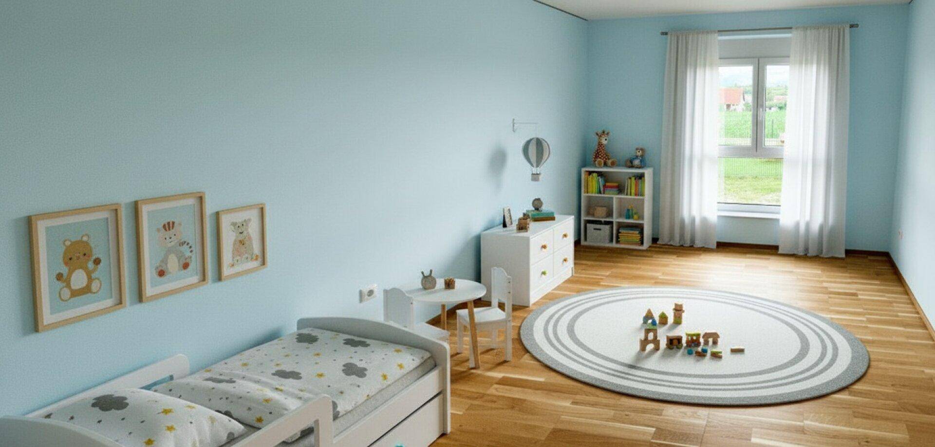 Freundliches Kinderzimmer mit hellblauen Wänden, Holzboden und kindgerechter Einrichtung.