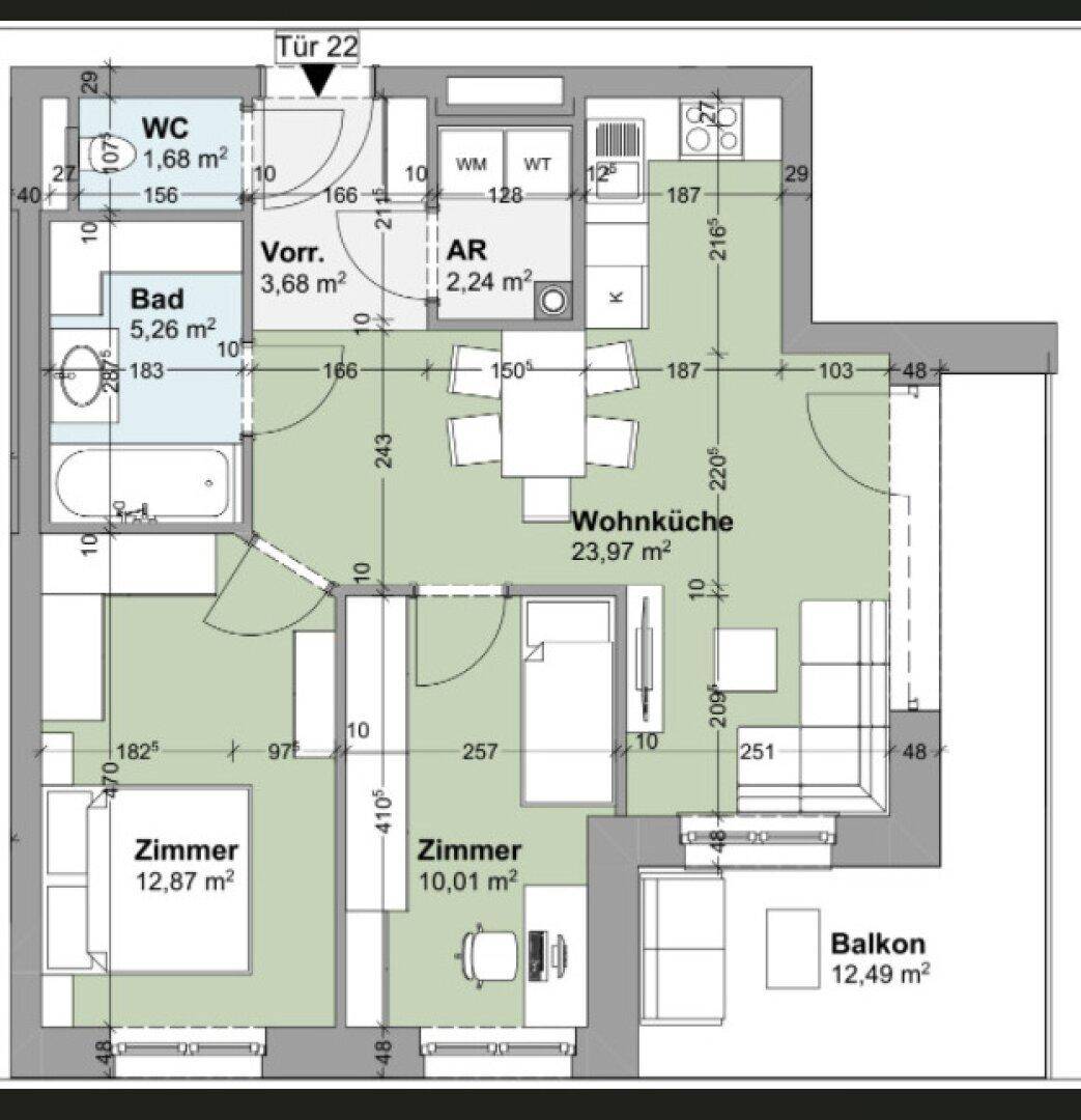 Detaillierter Grundriss einer Wohnung mit Wohnküche, zwei Zimmern, Bad und Balkon.