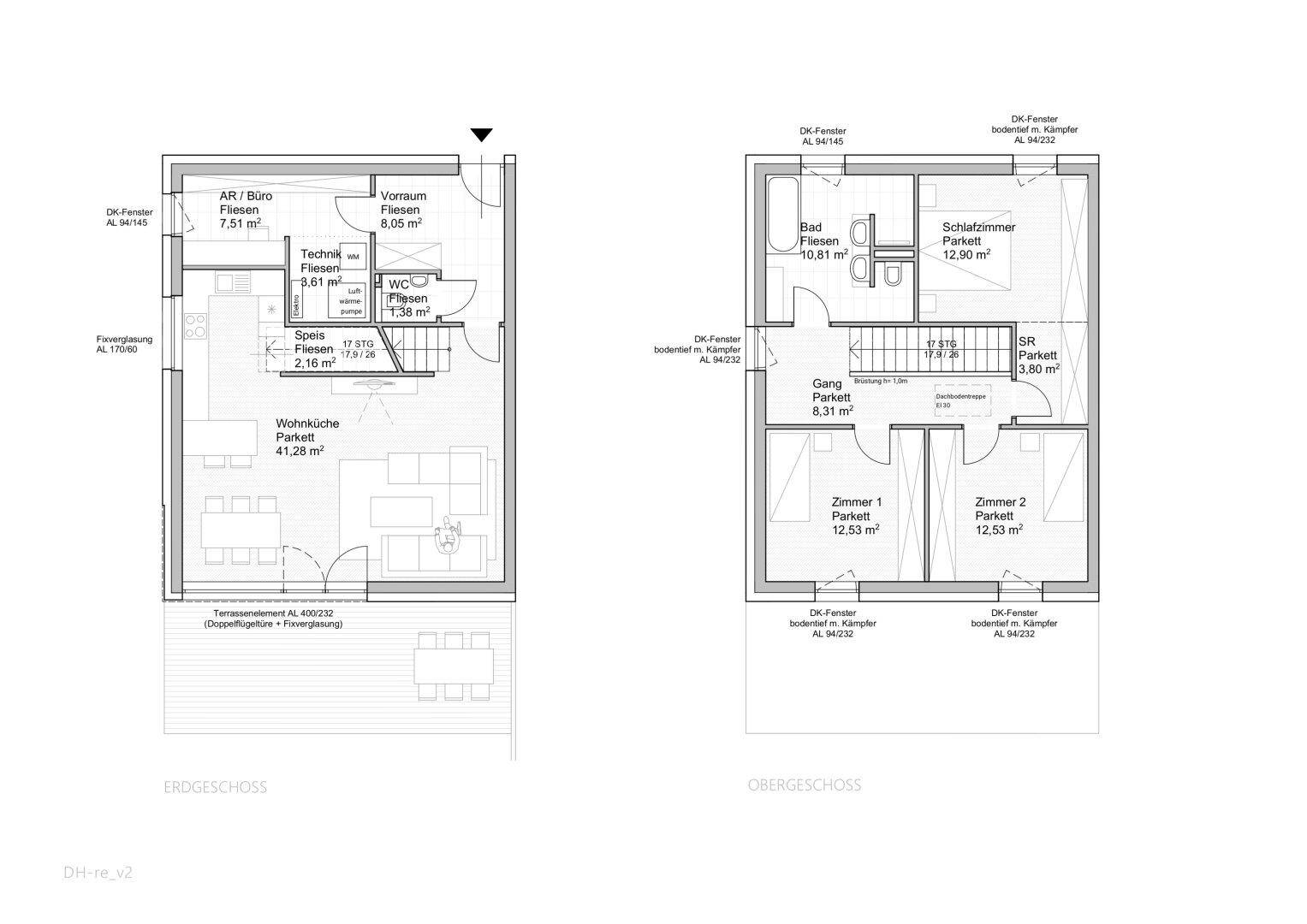 Übersichtlicher Grundrissplan mit zwei Etagen, offener Wohnküche, Terrasse und drei Schlafzimmern.