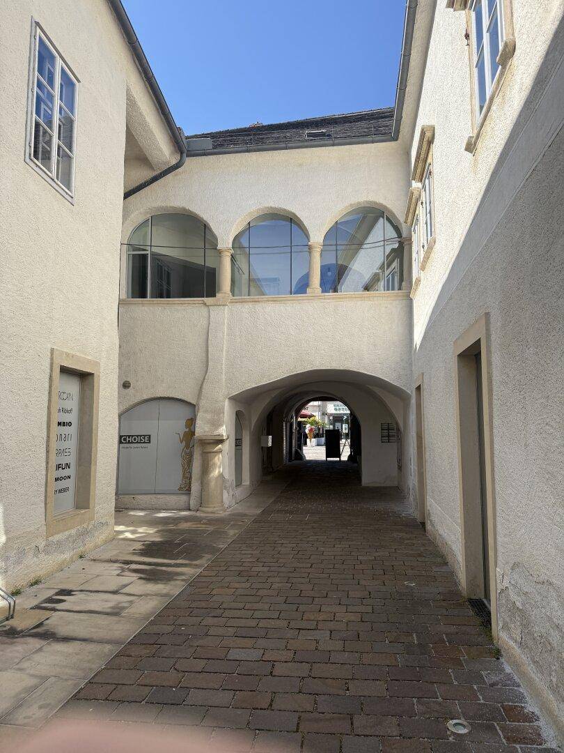 Außergewöhnliche Büroräumlichkeiten mit Gewölben – direkt in der Fußgängerzone von Eisenstadt – pohled 2