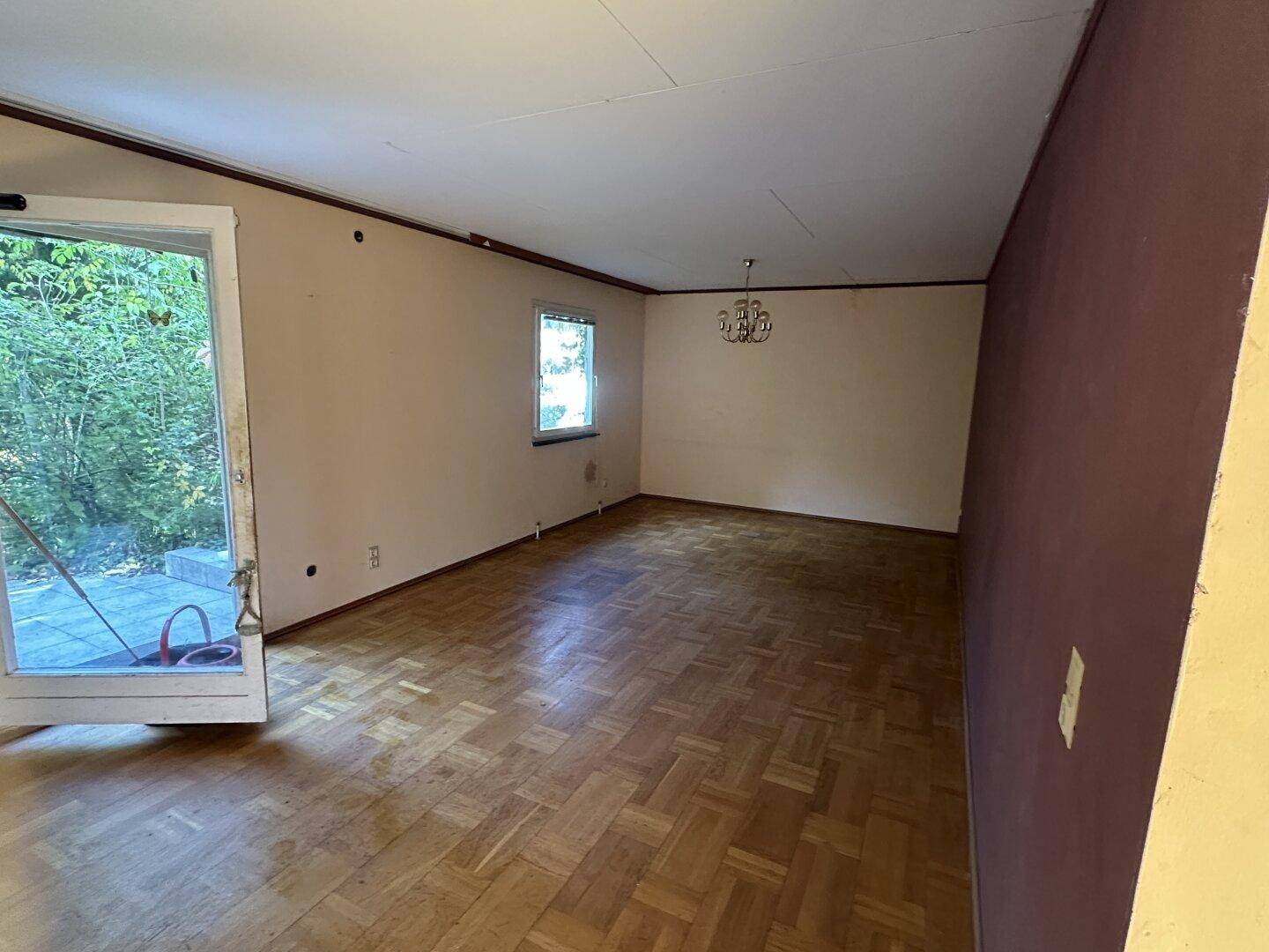 stark renovierungsbedürftiges Fertigteilhaus mit Vollkeller, und wunderschönem Garten - Widok 5