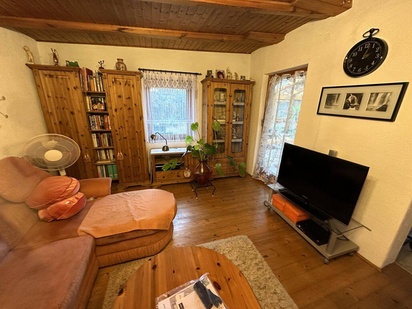 schönes massives Ferienhaus auf großem Pachtgrundstück zu verkaufen - Widok 3