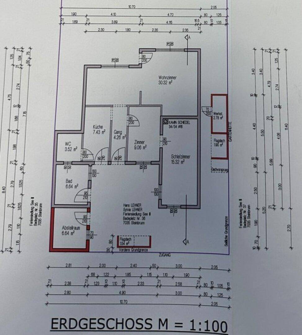 Grundriss des Erdgeschosses mit Wohnzimmer, Küche, Schlafzimmer und Gartenlaube.
