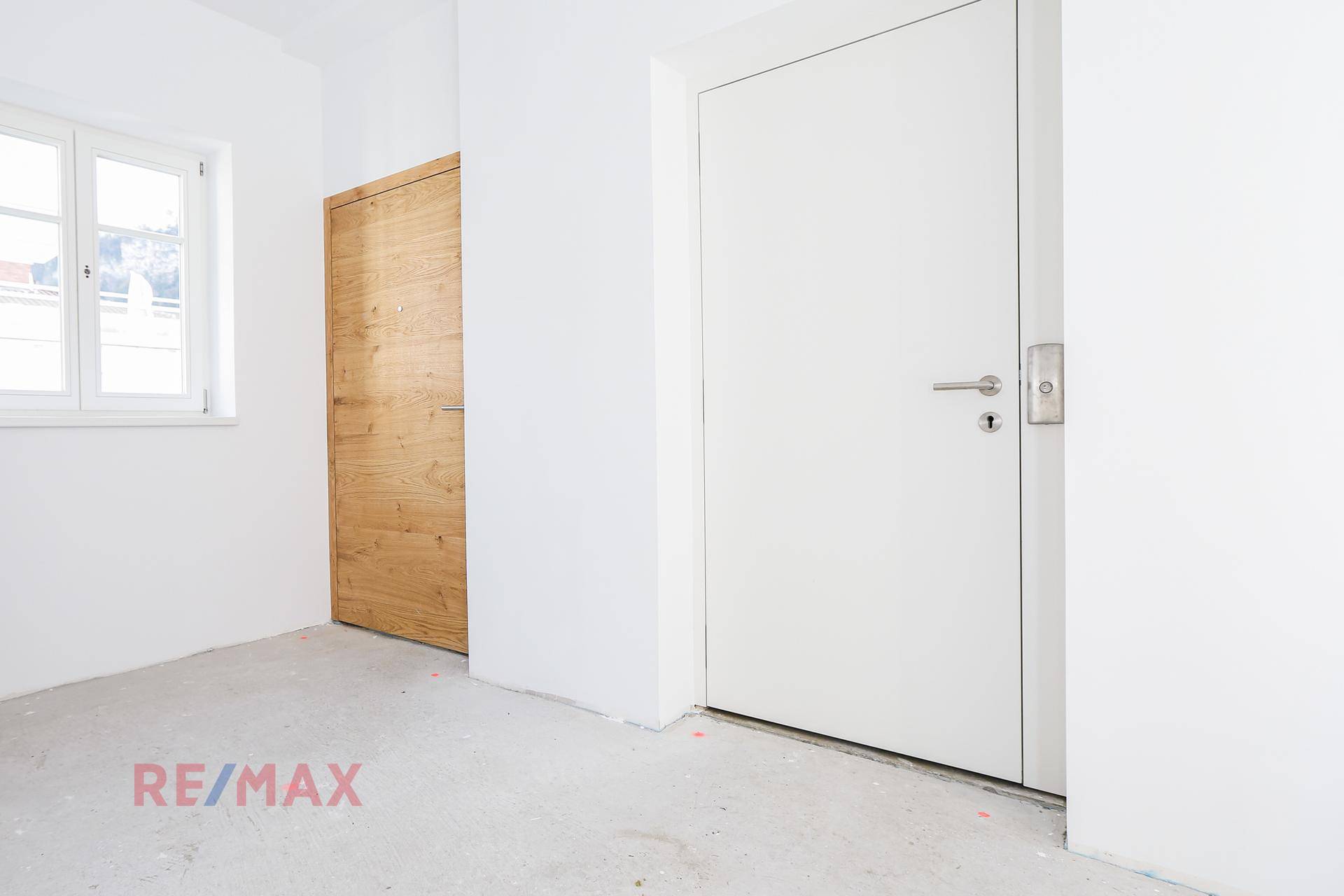 Eingang und privater Liftzugang