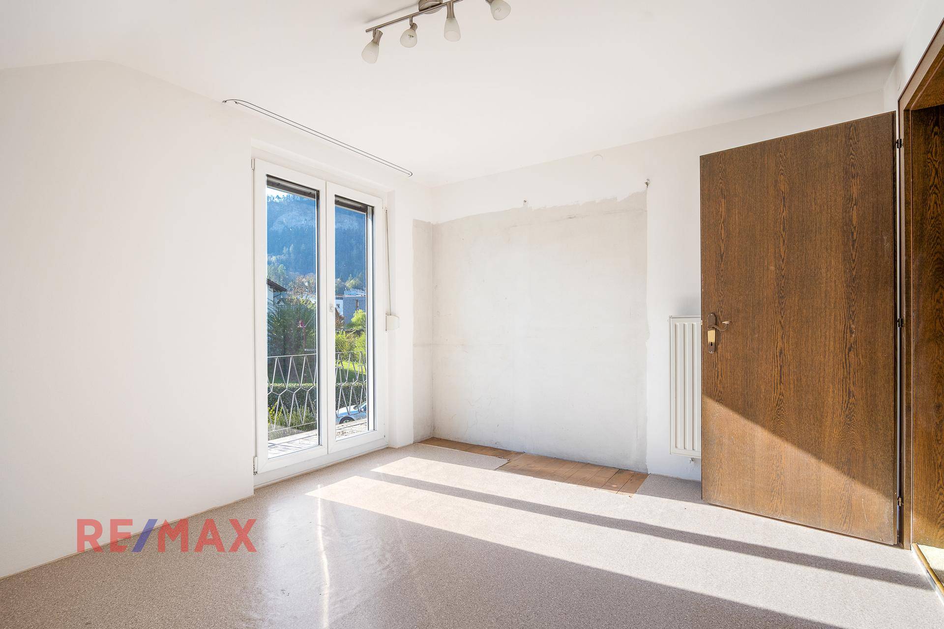 Zimmer mit Balkon