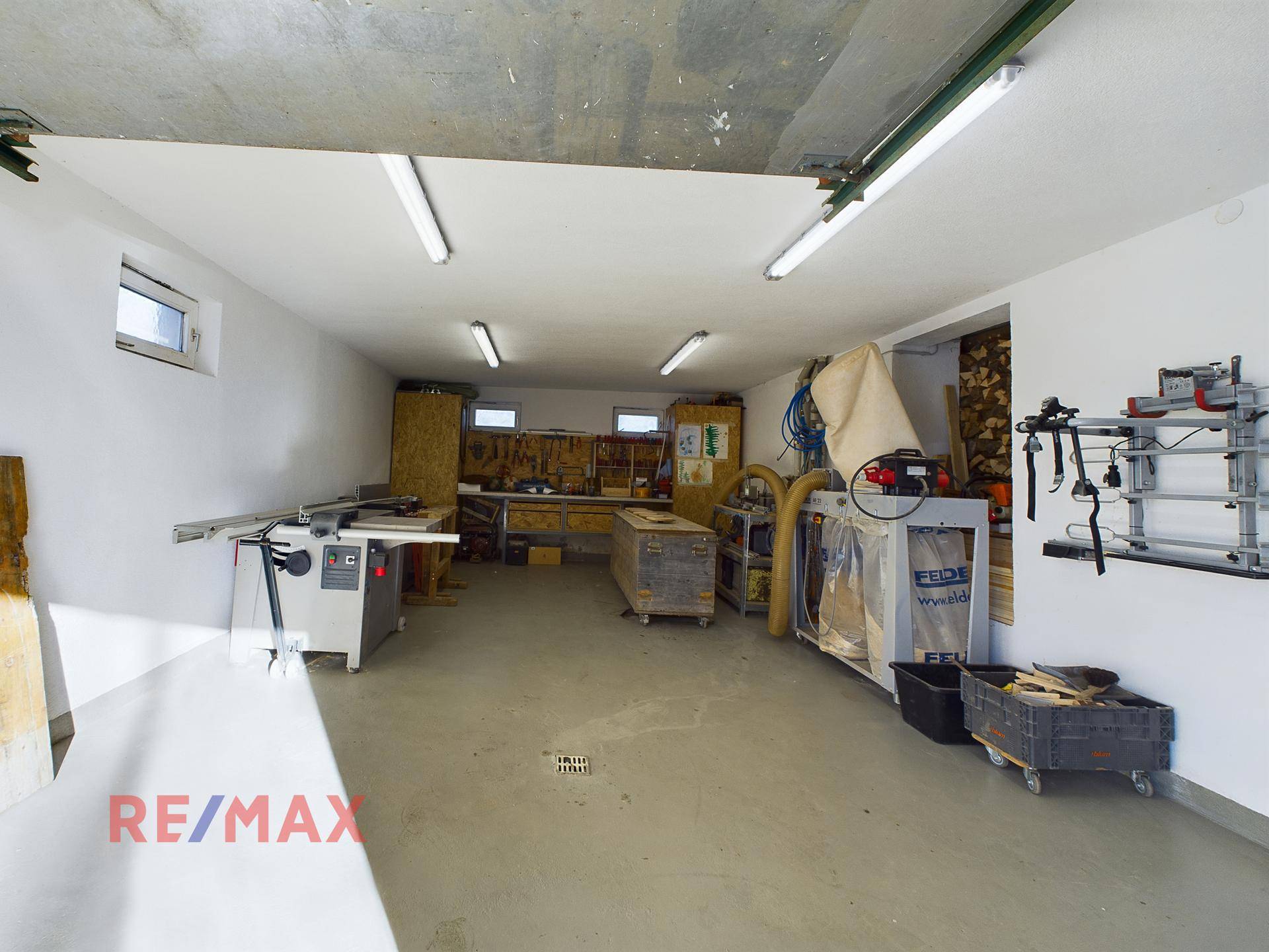 Garage 1