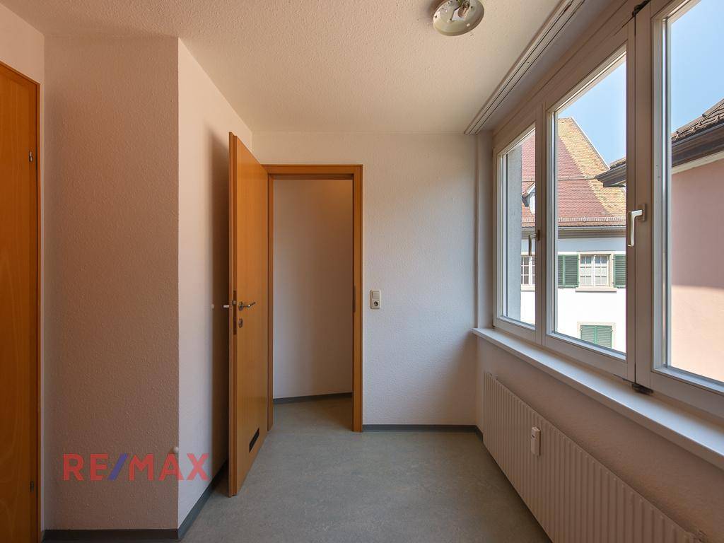 Küche mit Abstellraum