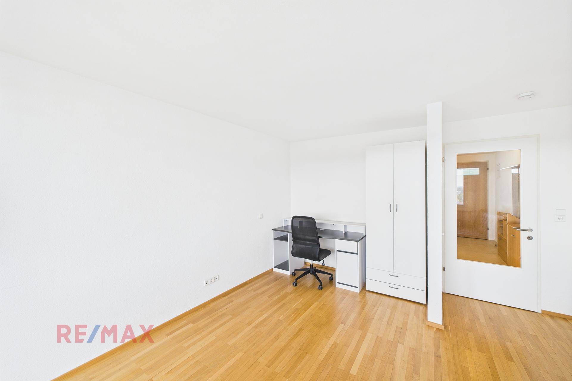 Wohn-/ Schlafzimmer