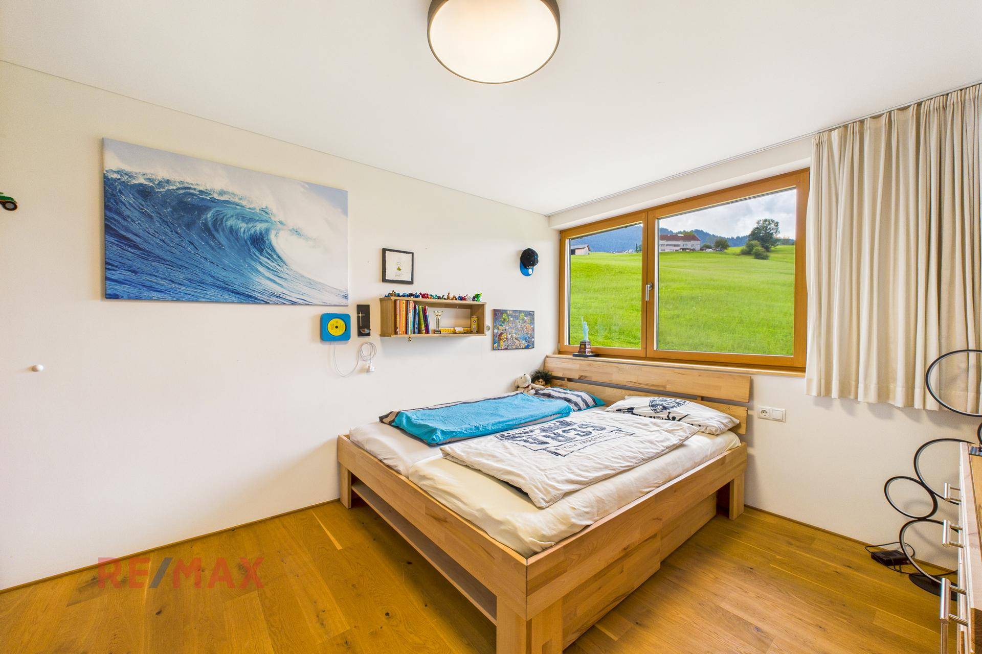 Schlafzimmer Kind OG