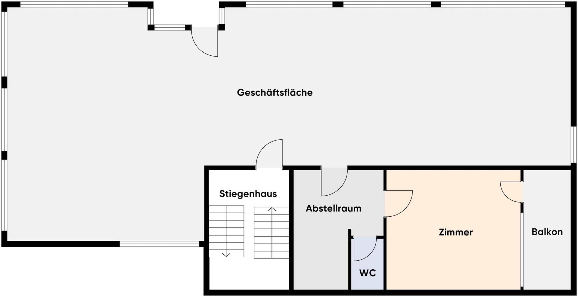 Grundriss des Erdgeschosses mit großer Geschäftsfläche, Abstellraum, WC und einem Zimmer mit Balkon.