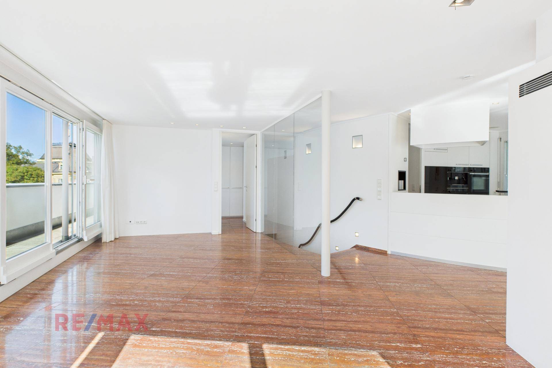 Innenstadt-Luxus: 247 m² pure Eleganz auf zwei Wohnebenen - Ansicht 5