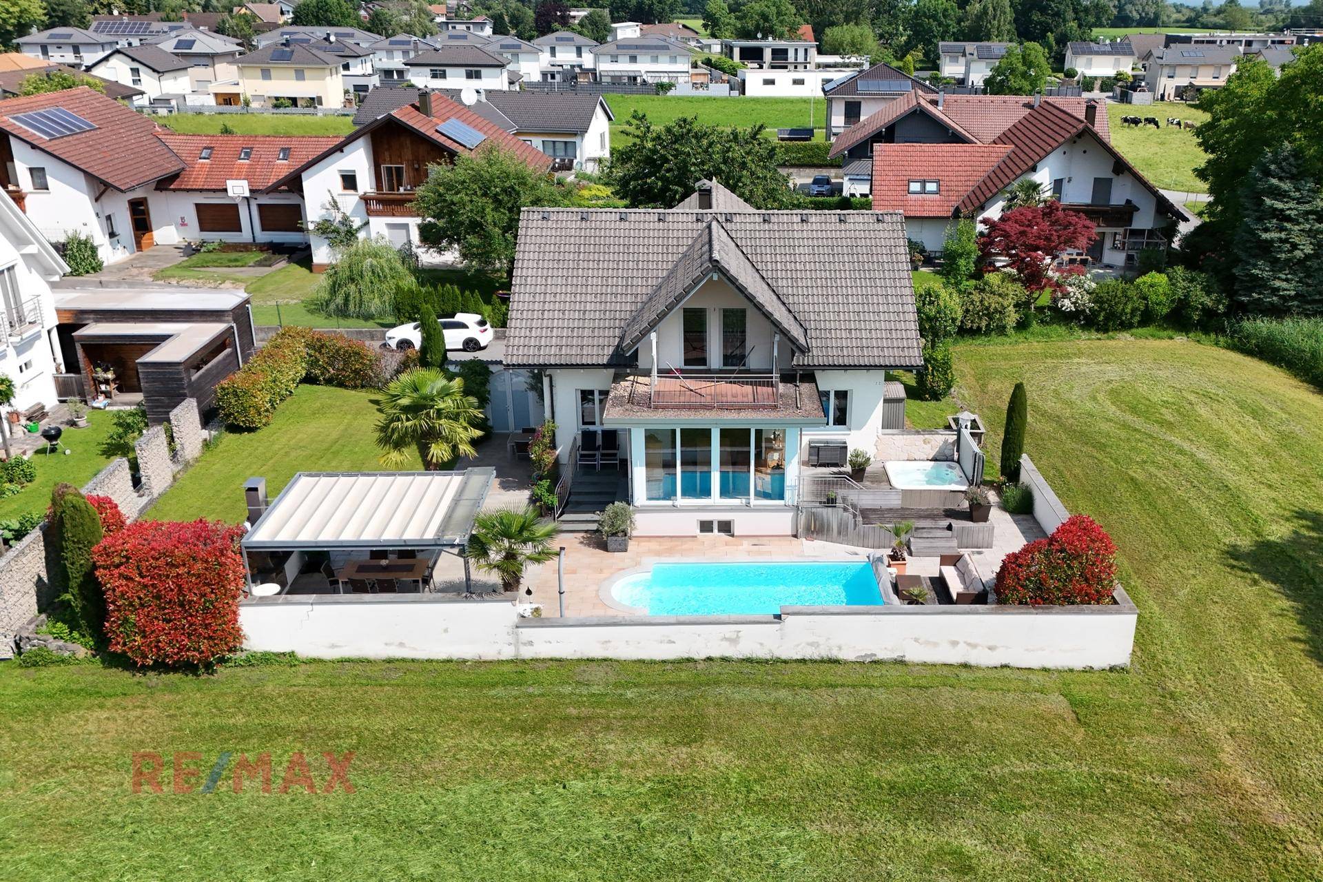 Exklusive Wohlfühloase – Elegantes Haus mit Gartenidylle - Ansicht 2