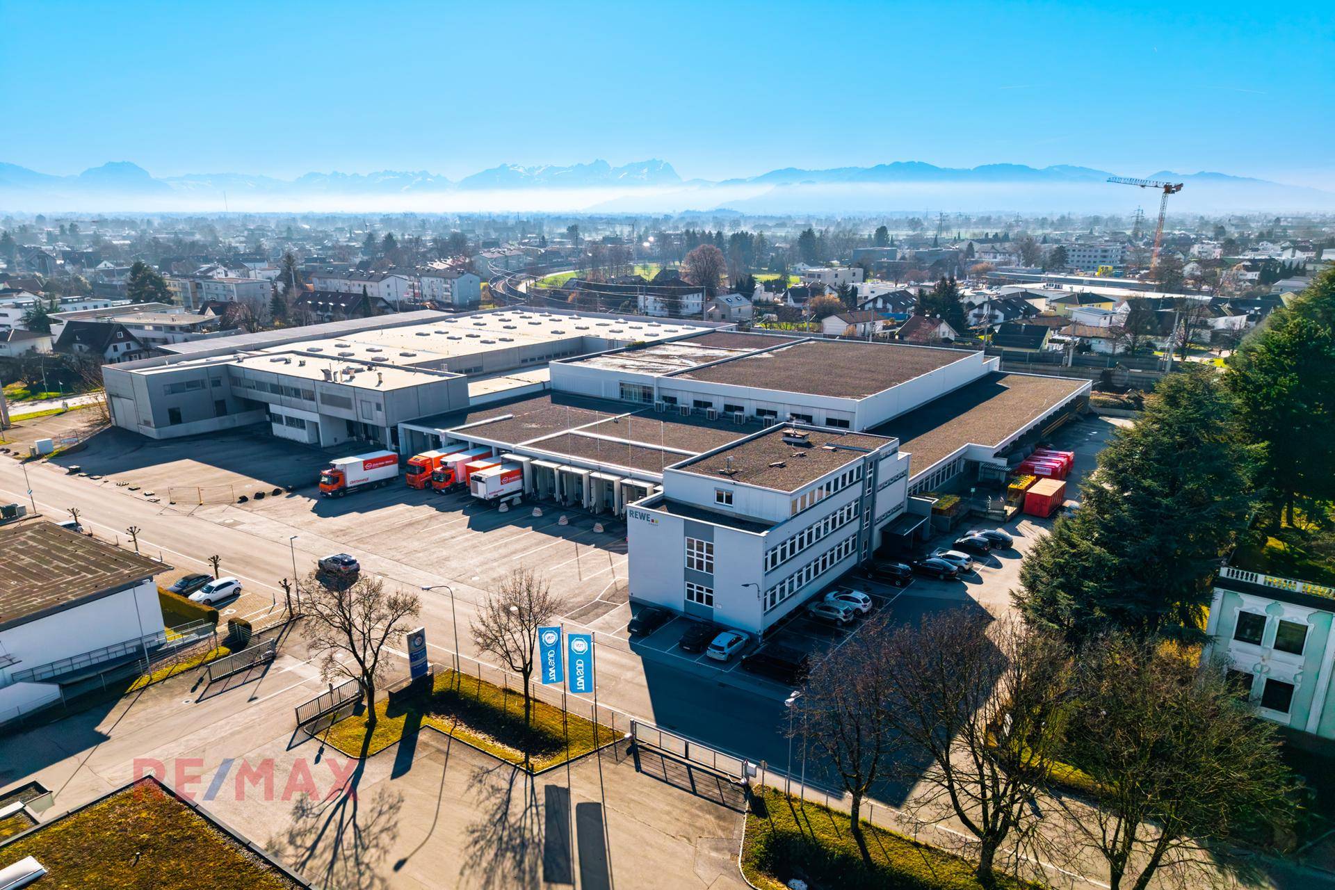 Repräsentativer Produktions- und Gewerbestandort mit bester Infrastruktur - Ansicht 2