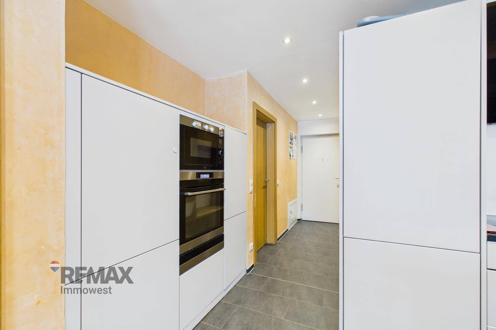 Grenznah wohnen: Moderne Terrassenwohnung für Pendler und Genießer – pohled 4