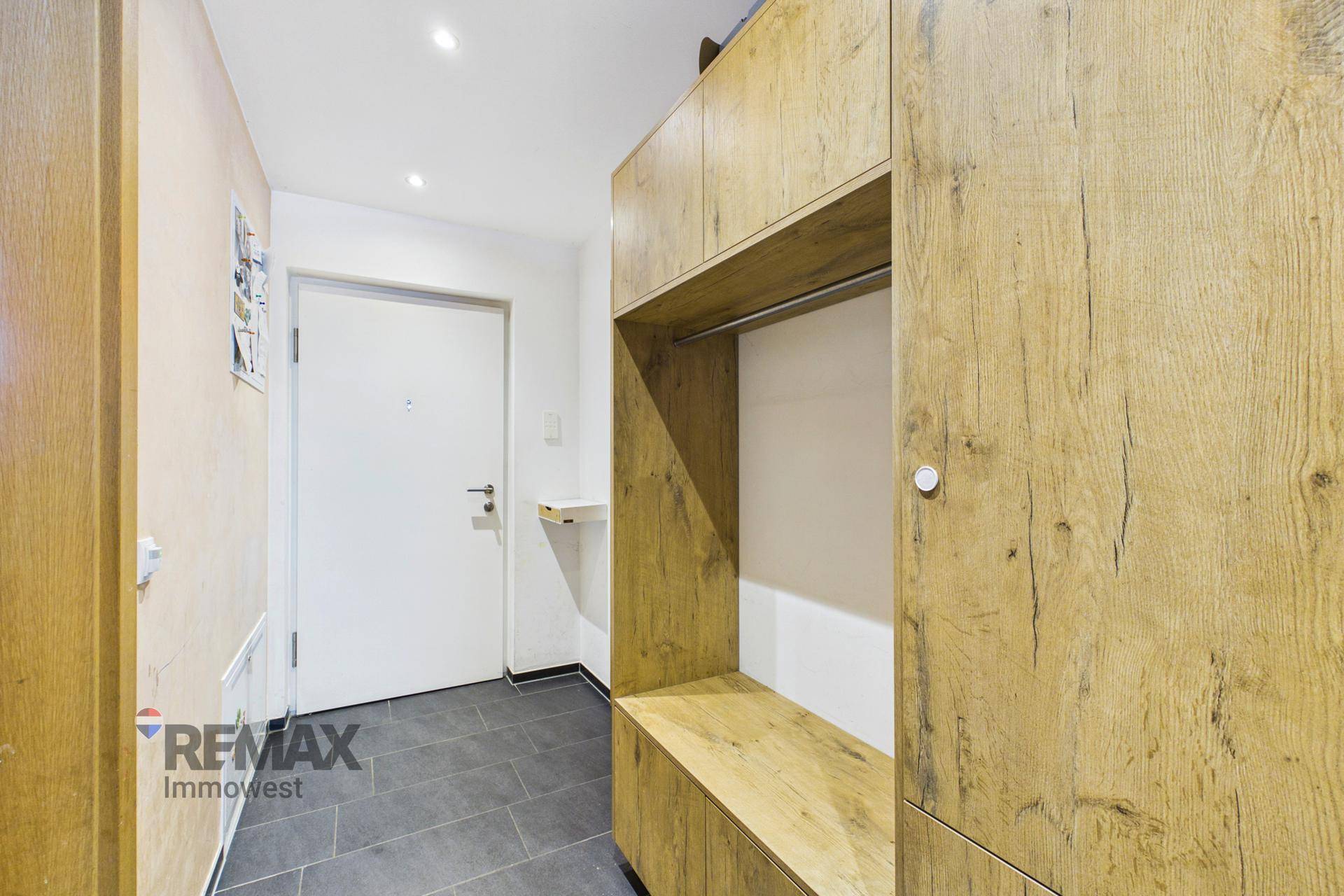 Grenznah wohnen: Moderne Terrassenwohnung für Pendler und Genießer – pohled 3