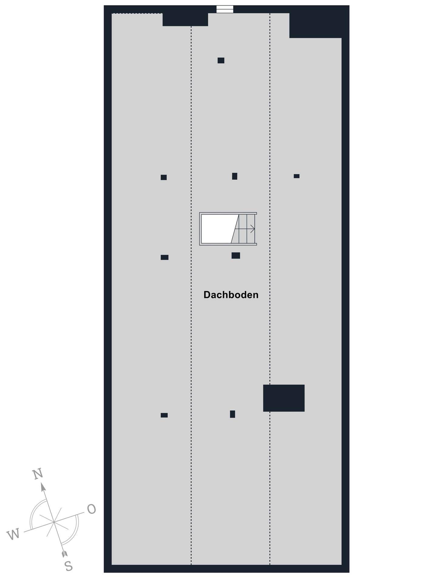 Grundriss des Dachbodens mit sichtbaren Dachschrägen und einem Dachfenster.