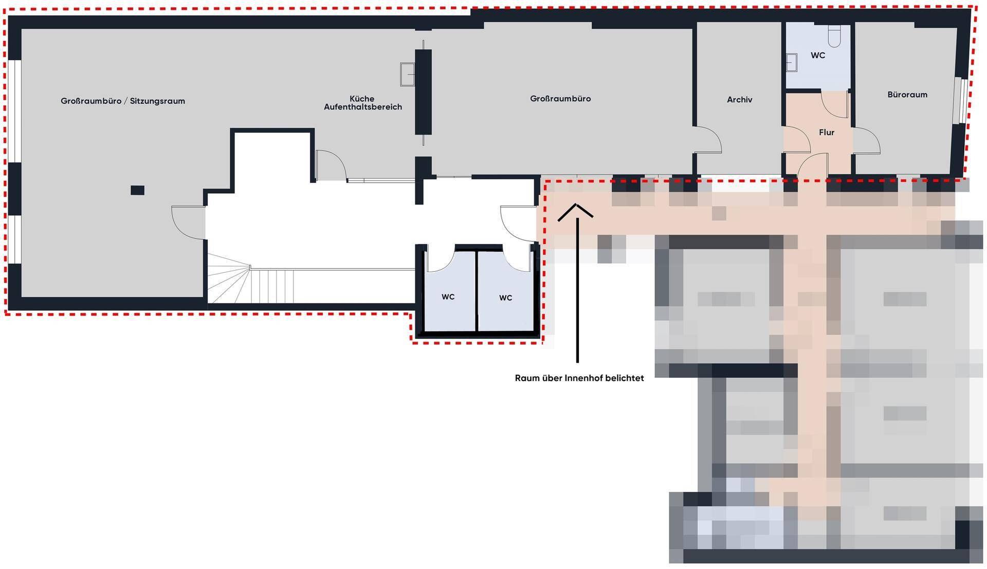 Grundriss des Erdgeschosses mit Großraumbüros, Küche und mehreren Toilettenbereichen.