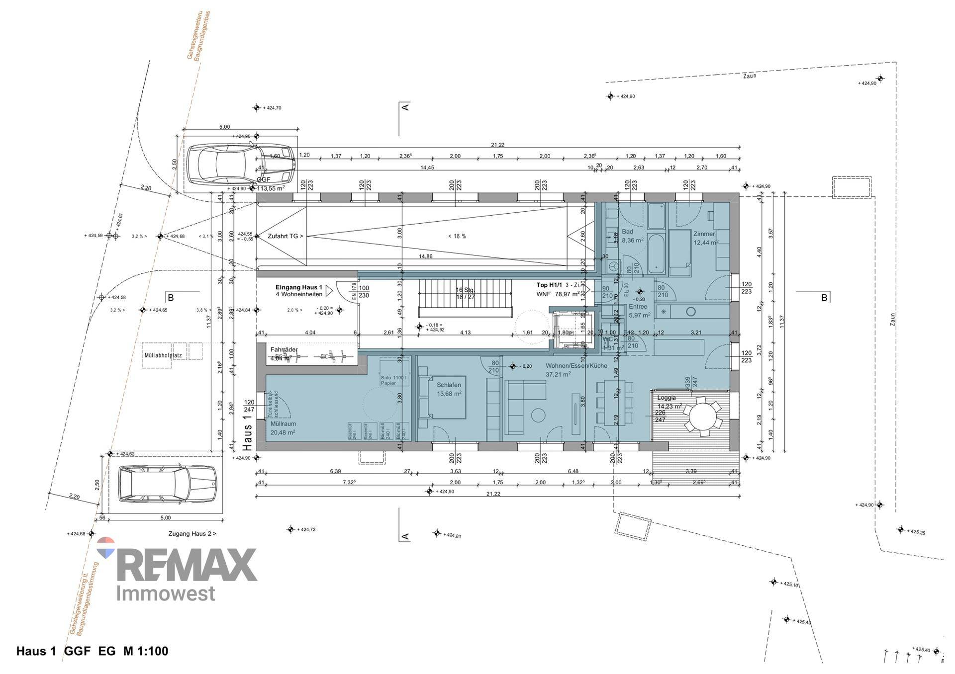 Detaillierter Grundriss des Erdgeschosses von Haus 1 mit Wohnbereich, Küche und Loggia.