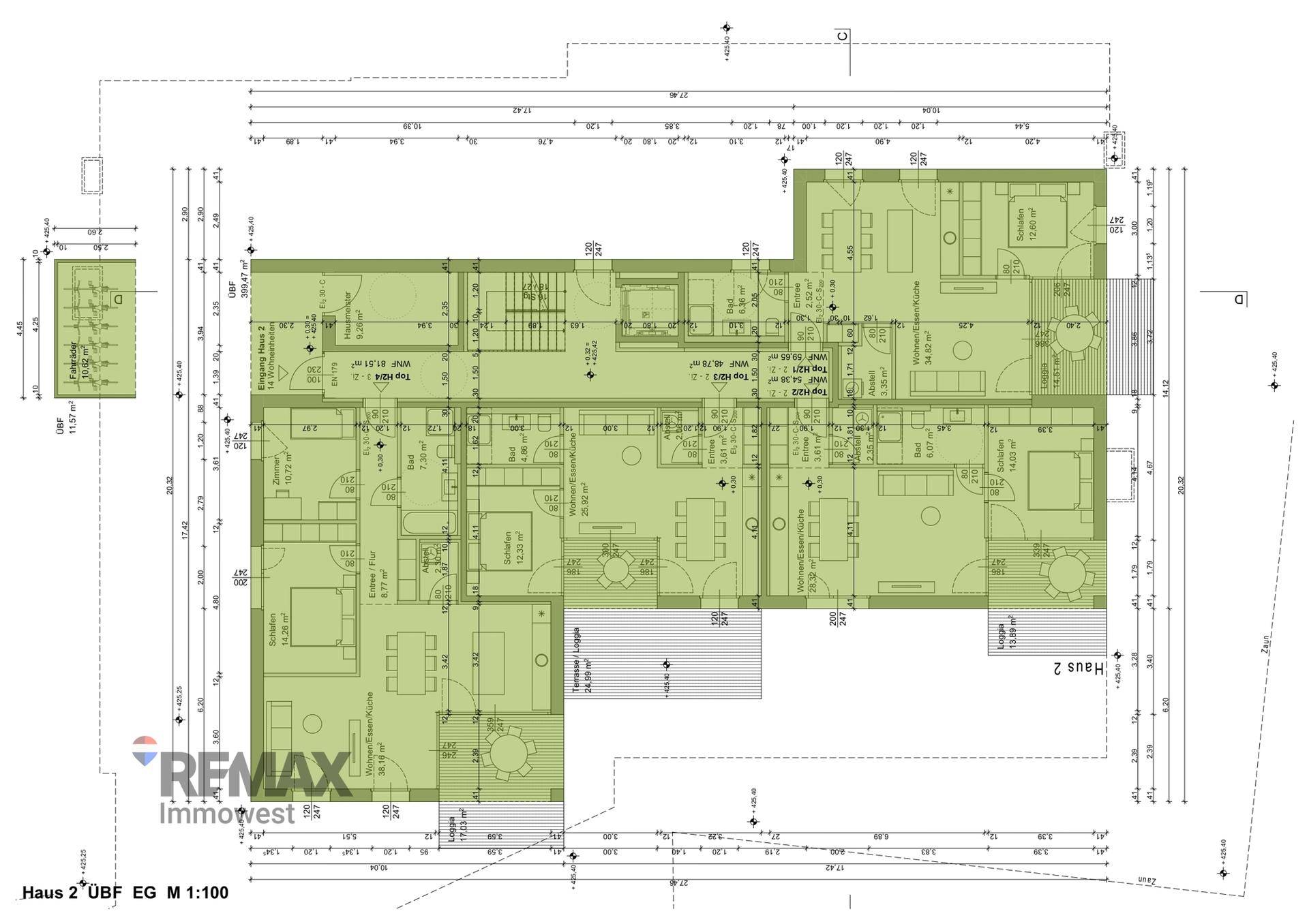 Grundriss des Erdgeschosses von Haus 2 mit großzügigen Wohnbereichen und mehreren Terrassen.