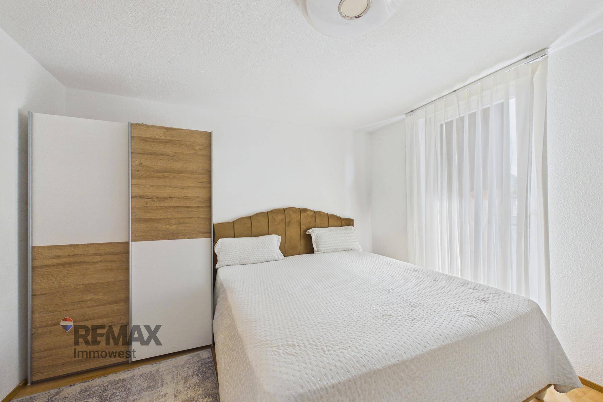 Schlafzimmer 1