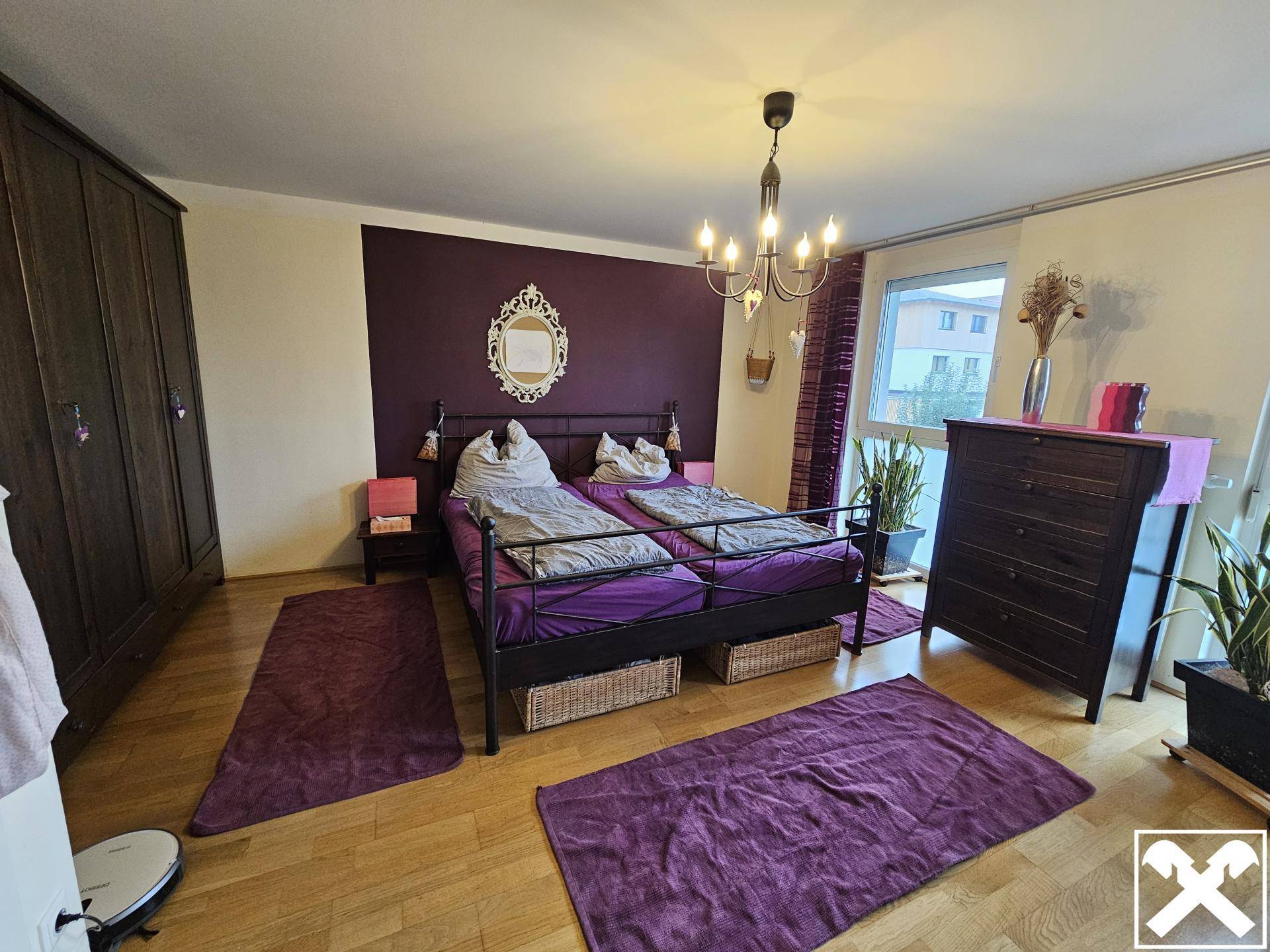 Geräumiges Schlafzimmer